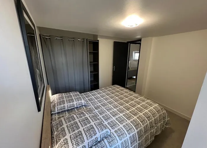 Le Vieux Apartmán Laval (Mayenne)